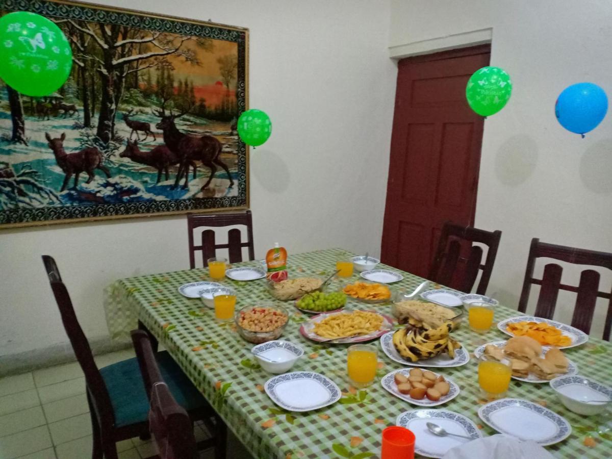 Bed and Breakfast Royal Manor F-10 Исламабад Экстерьер фото